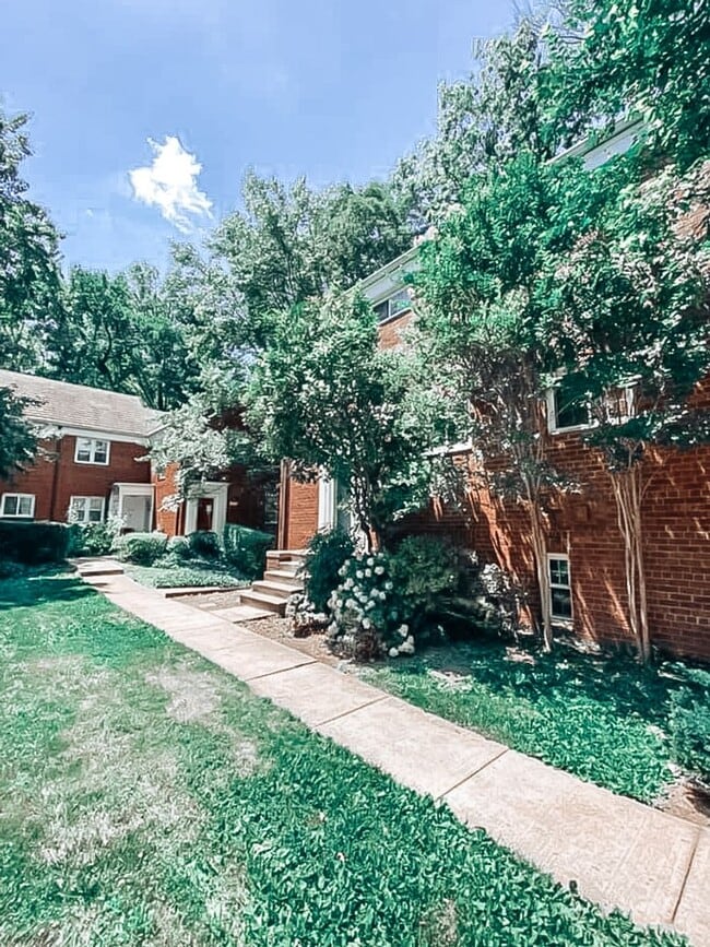 Building Photo - Gorgeous End Unit Madison Model Nestled In... Rental