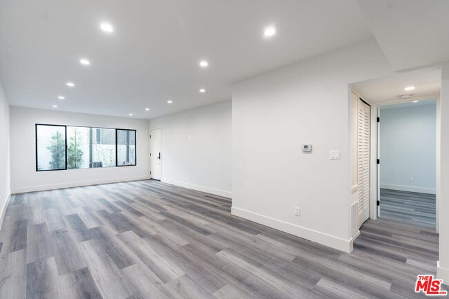 Photo - 1262 N Sweetzer Ave Unidad 106