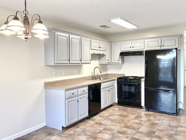 Photo - Desirable Saltillo Neighborhood