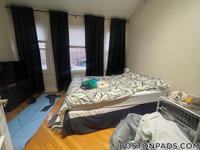 Photo - 1689 Beacon St Unit 2