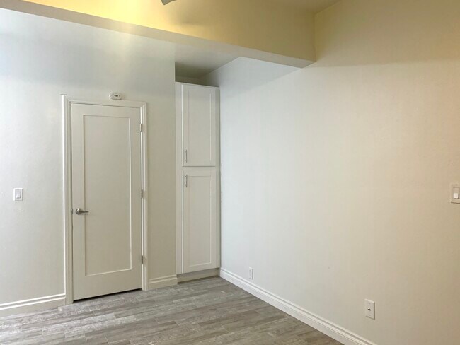 107 - Entryway and storage - Marengo Apartments