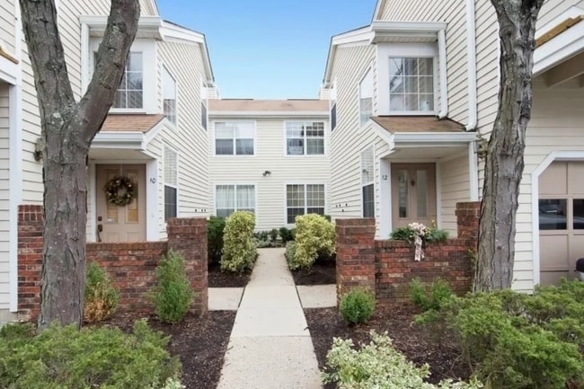 Photo - 6 Mallard Ln Townhome