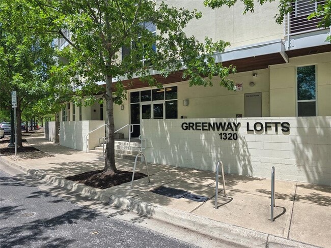 Photo - 1320 Robert Browning St Unidad 307 Rental