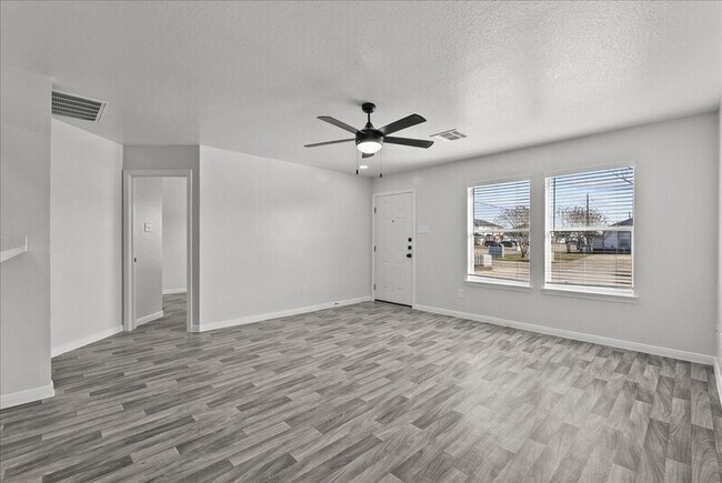 Photo - 2101 St Lucia Calle