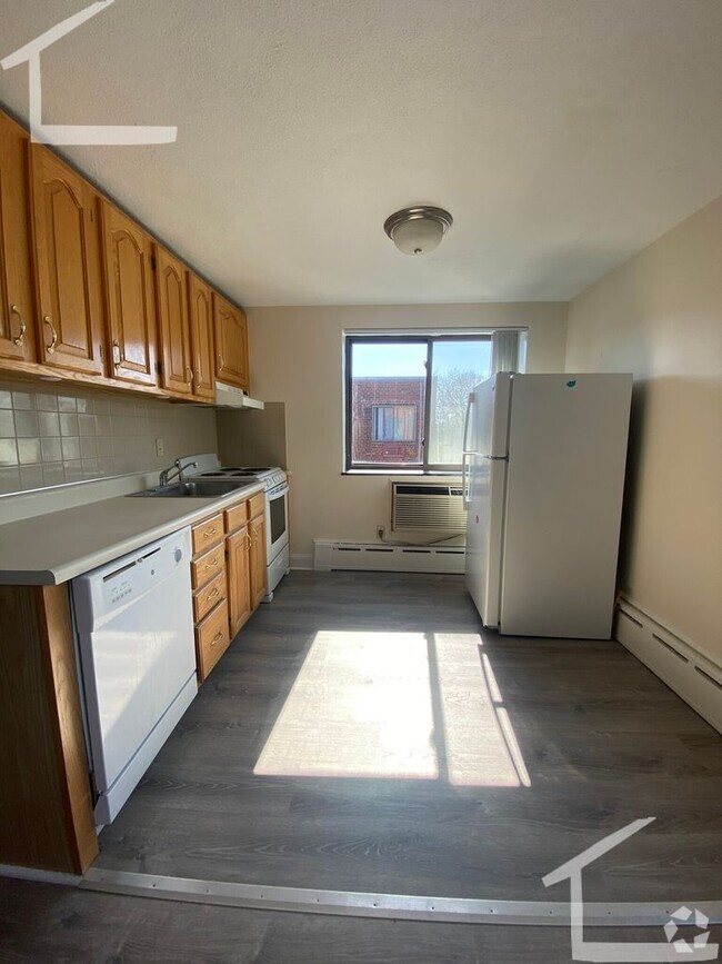 Building Photo - No fee! Available now! Davis Sq area Studi... Rental