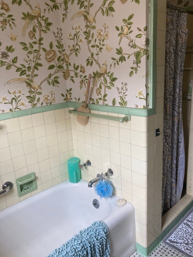 Photo - 4440 Lindell Blvd Unit 904