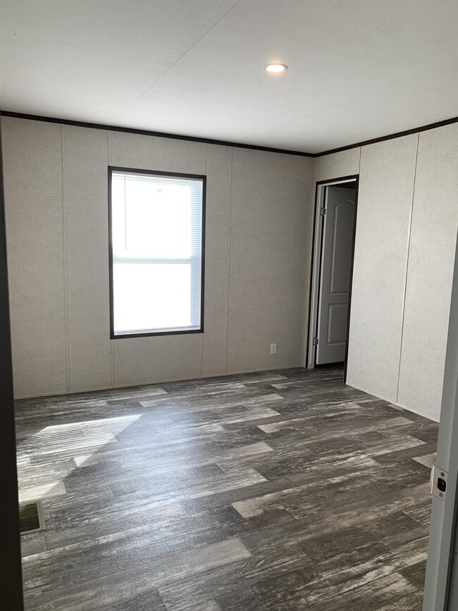 Photo - 104 Bristol St