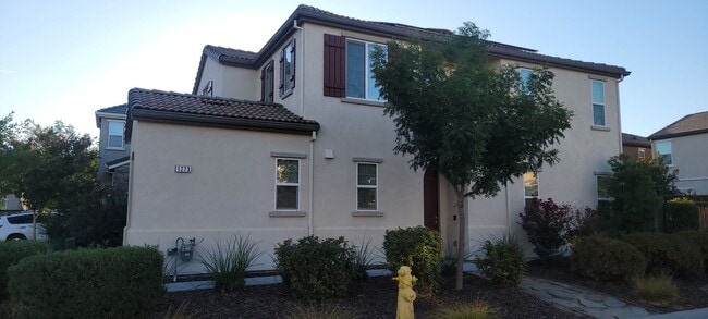 Photo - Gorgeous 4 bedroom 3 bath in Fiddyment Farm