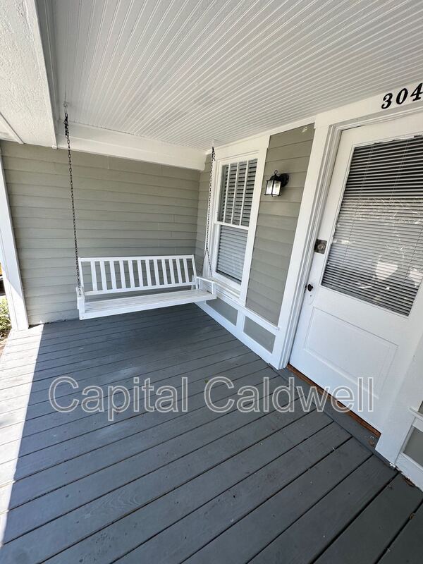 Photo - 304 E Hanna Ave