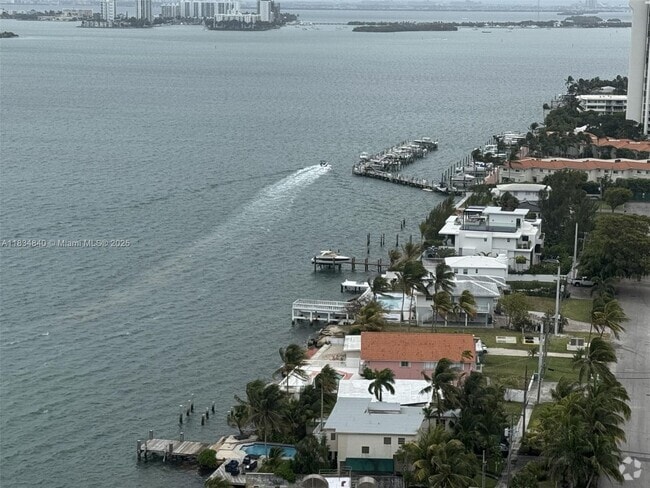 Building Photo - 10911 N Bayshore Dr Rental