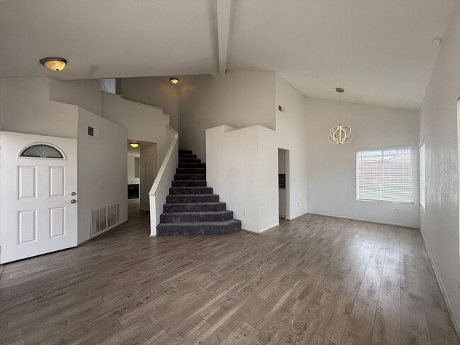 Photo - Lancaster 3 Bedroom + 3 Bathroom