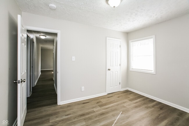 Photo - 5524 Marilyn Rd