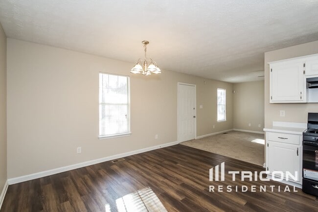 Photo - 325 Barr Cir