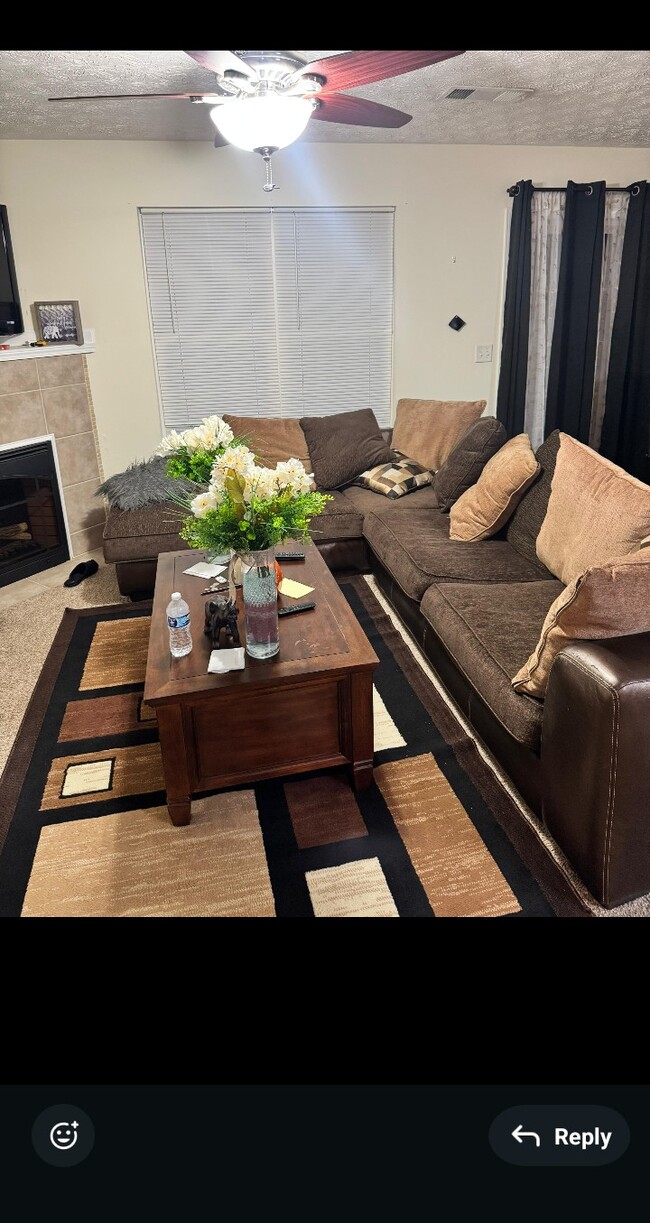 Photo - 685 Georgetown Ln