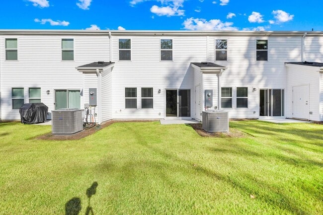 Photo - 3BR/2BA Townhouse Available JUNE 5!