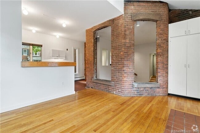Building Photo - 239 Bradley St Rental