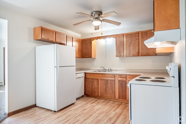 2BR, 1BA - 930SF - Kitchen