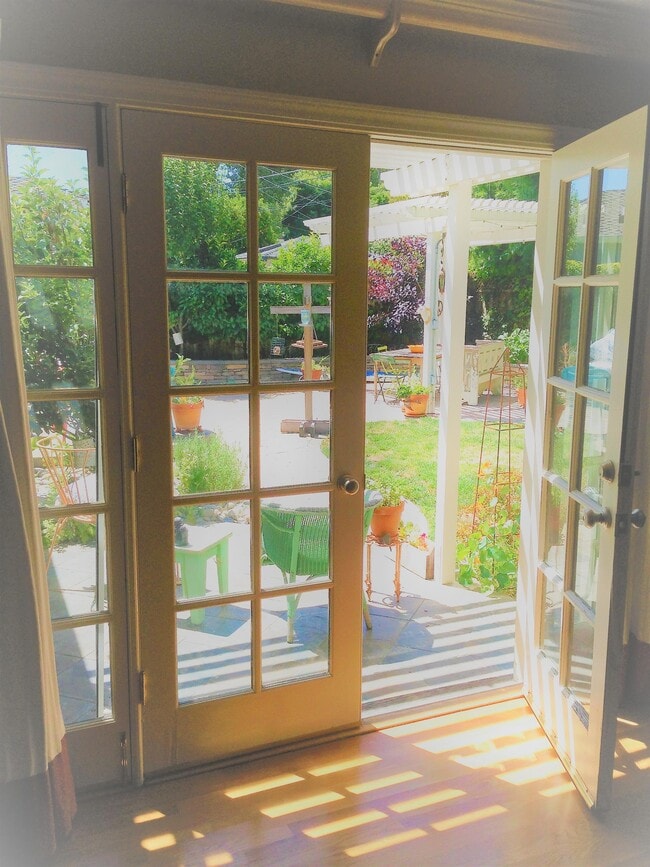 Photo - 1069 Cherry Ave