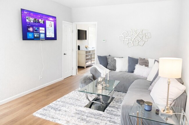 Building Photo - 5620 Live Oak St Unit 201A