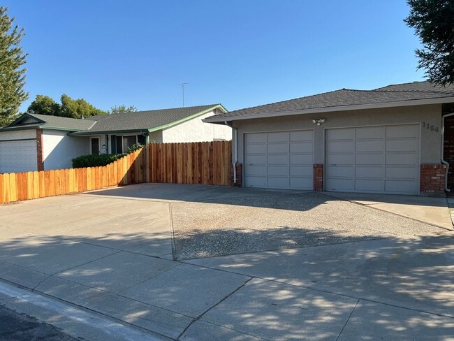 Photo - 3 bedroom single story in Manteca!