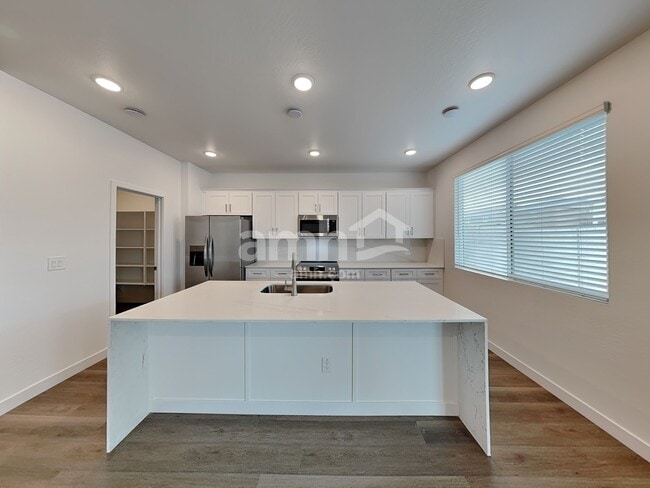 Photo - 9724 W Parkway Dr