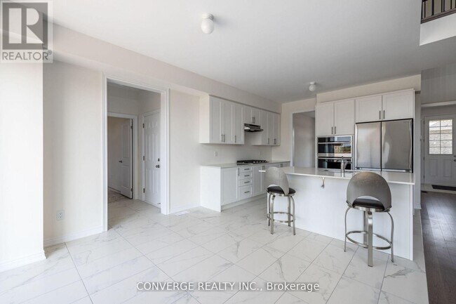 Photo - 11 Skyvue Cres