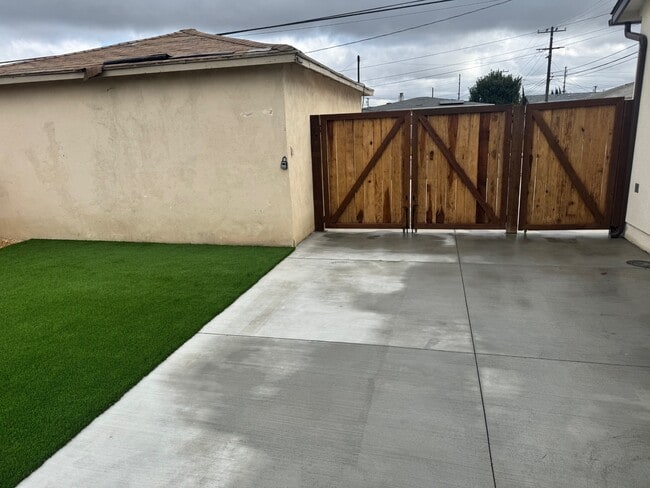 Photo - 1904 W 153rd St