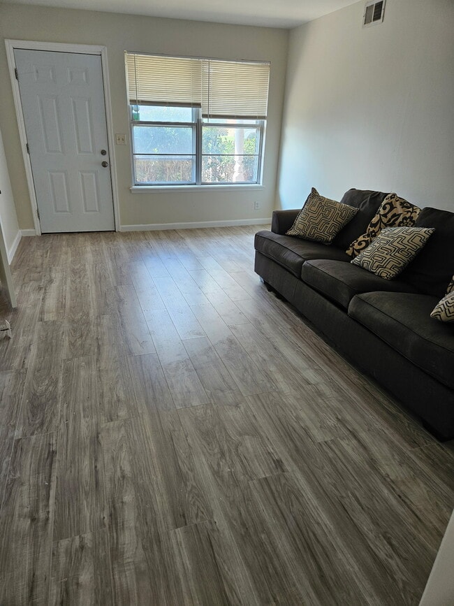 Building Photo - 405 NW 84th St Rental