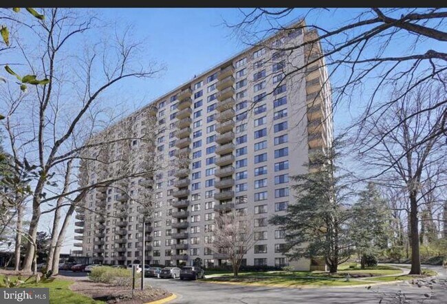 Photo - 5225 Pooks Hill Rd Unit 620/622S