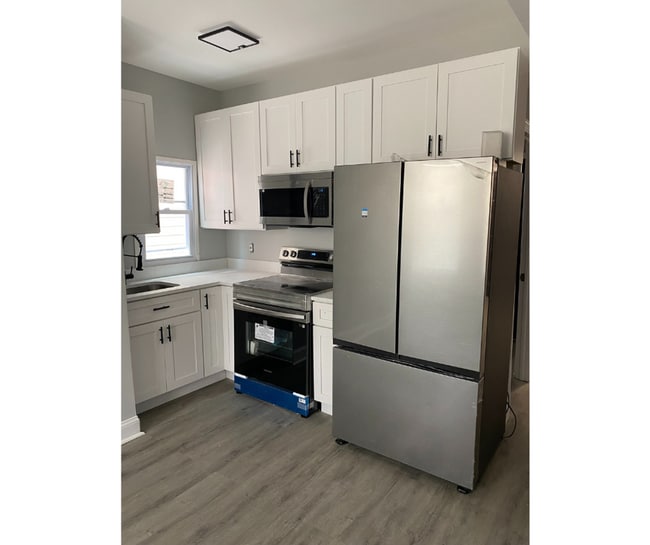 5112 Belair Rd Unidad 1A AVAILABLE $650 1A