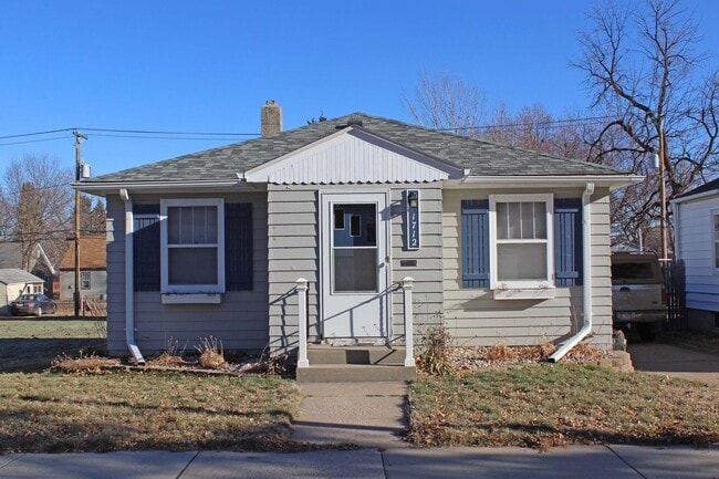 Building Photo - 2-Bedroom, 1-Bath House for Rent Unit 1712 S 8th Ave