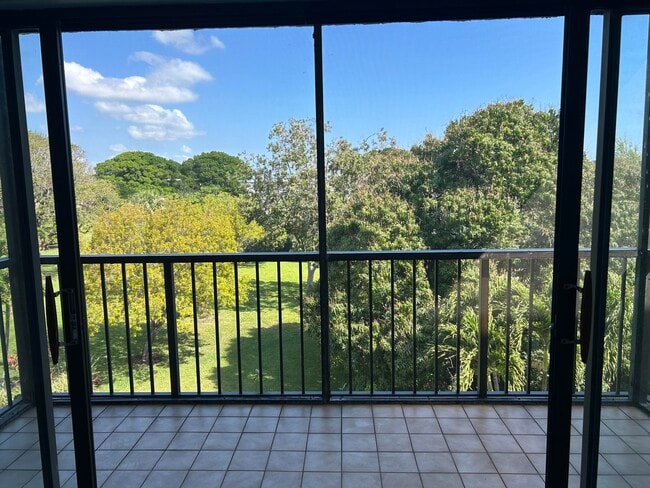 Photo - 300 N Hwy A1A Unidad 405h