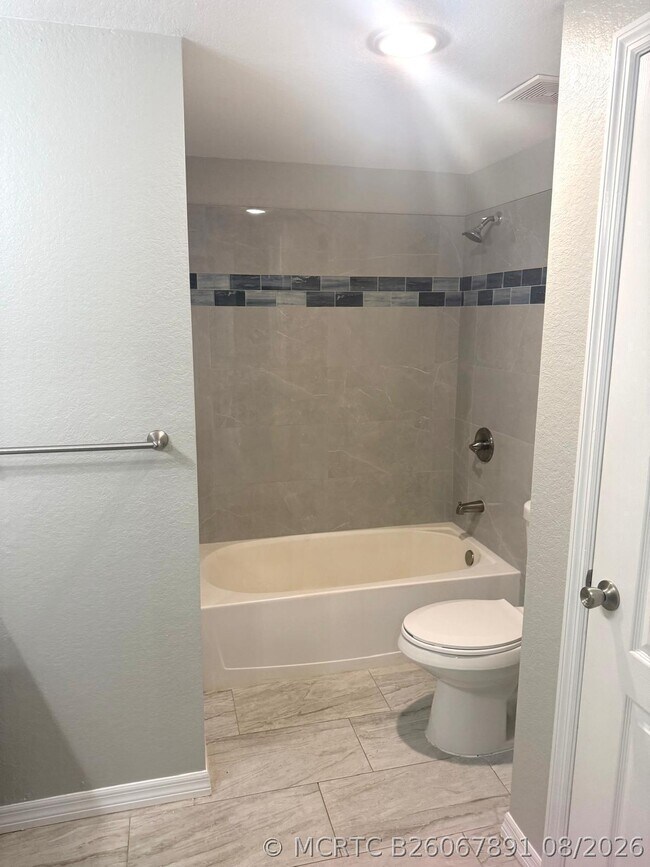Photo - 102 SW Peacock Blvd Unit 2-104