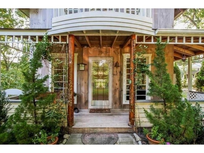 49 Sanford Ave