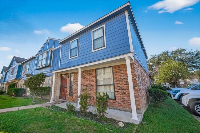 Photo - 13424 Castilian Dr