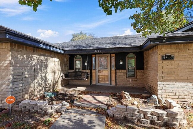 Photo - 5307 Winslow St