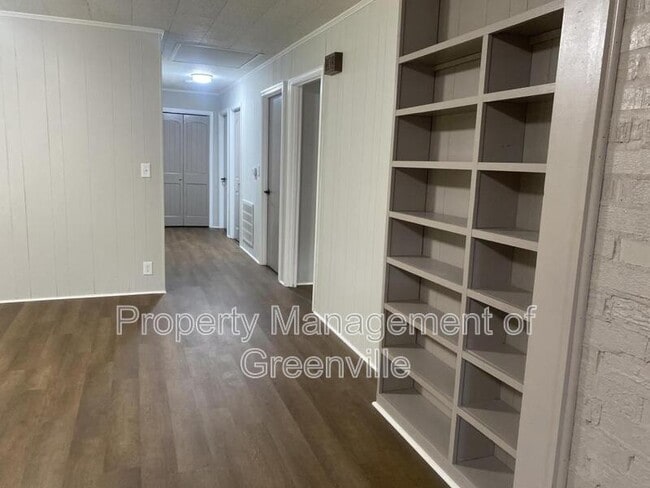 Photo - 549 State Rd S-30-82