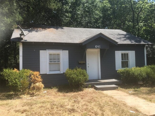 Building Photo - 641 9th St SE Rental