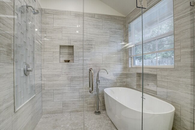 Photo - 801 Le Green St