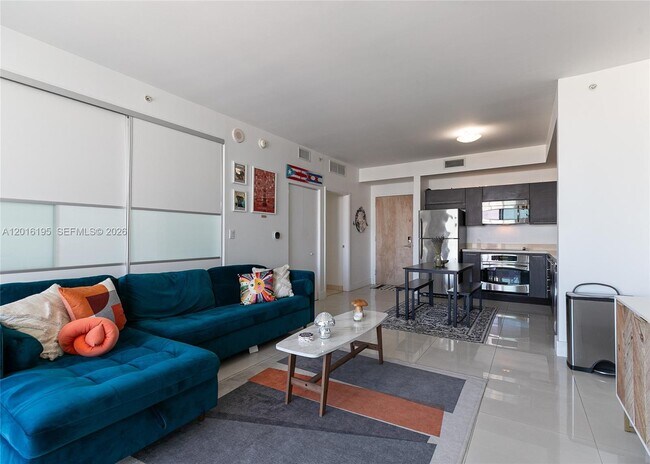 Photo - 90 SW 3rd St Unidad 1611
