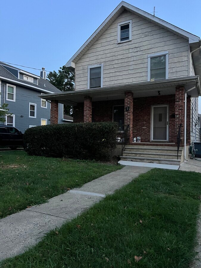 Photo - 24 Jerseyville Ave