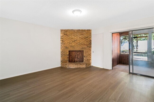 Photo - 162 Bowie Ln