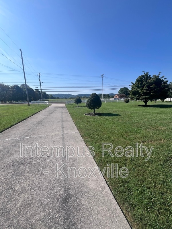 Photo - 5311 W Emory Rd