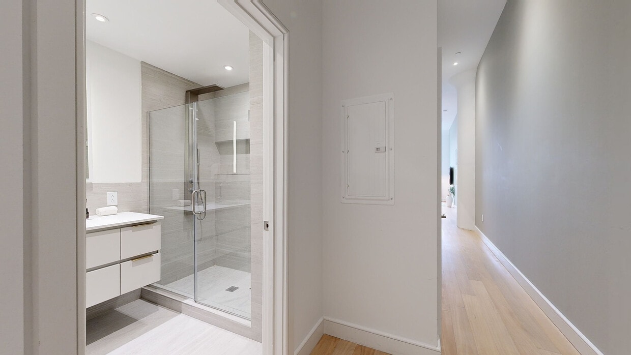Photo - The Poplar Apartments