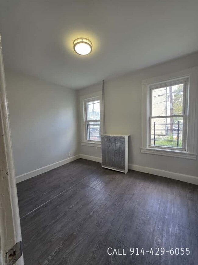 Photo - 136 Hawthorne Ave