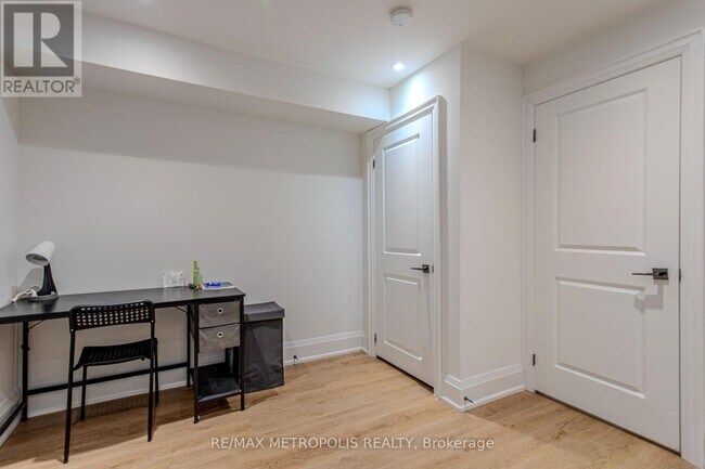 Photo - 79A Laburnham Ave