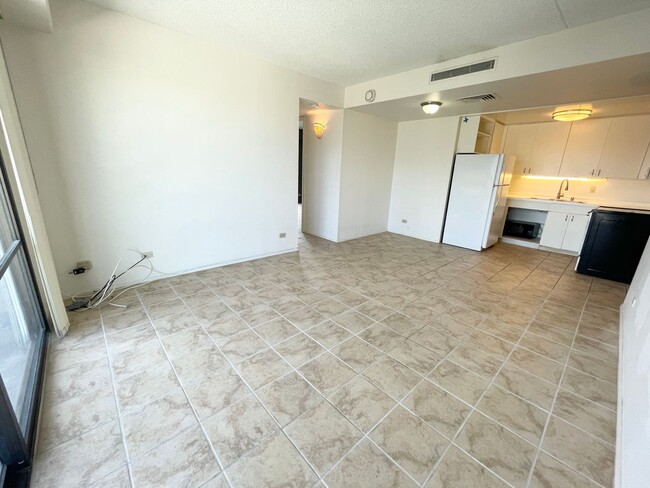 Available now! 2 bedroom 2 bathroom in dow... - Available now! 2 bedroom 2 bathroom in dow... House