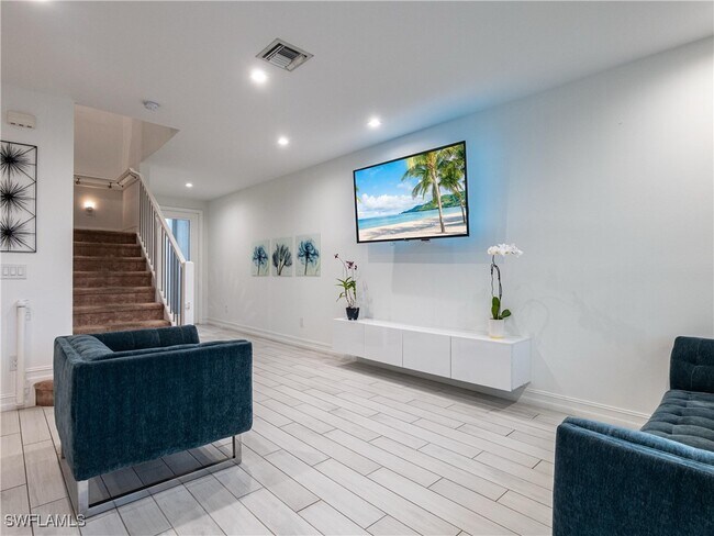 Photo - 7592 Morgan Way