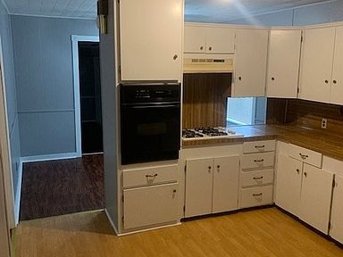 Photo - 960 Sarver St