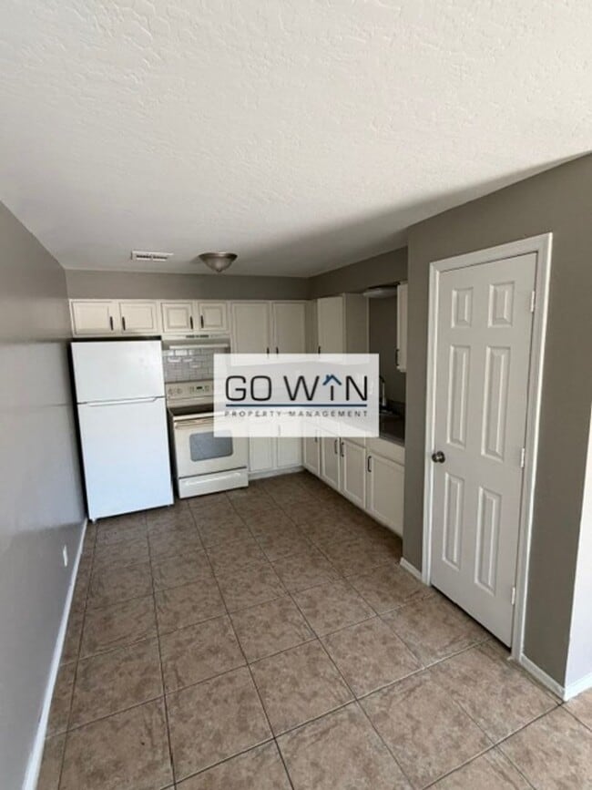 Building Photo - 22 E Ingram St Unit A